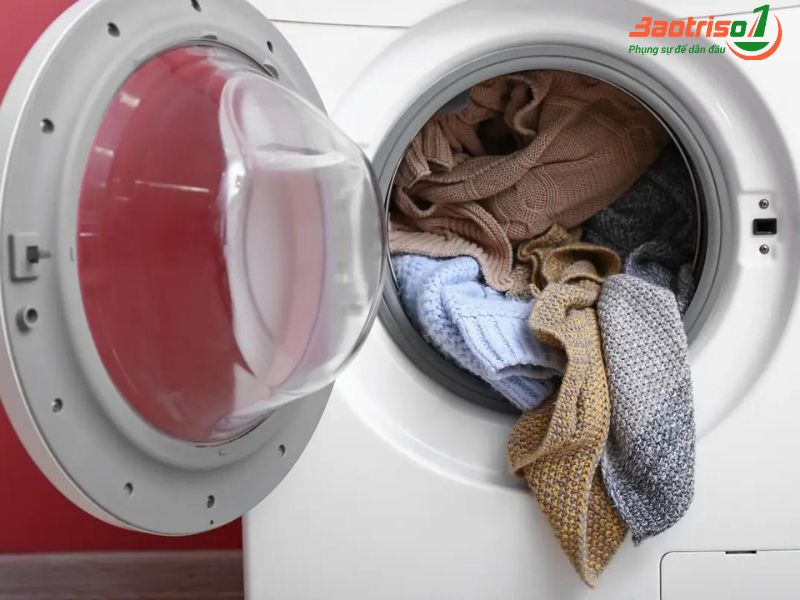 Máy giặt Sanyo bị kêu do giặt quá nhiều quần áo