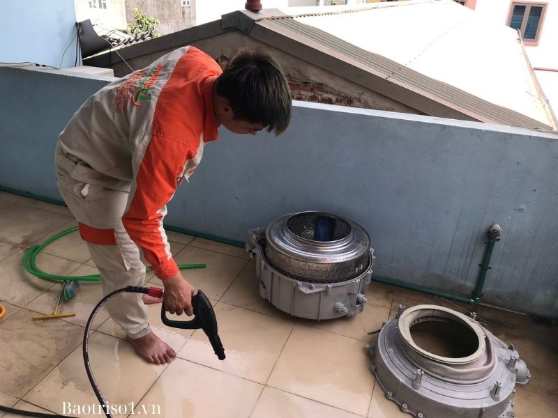 Thợ vệ sinh máy giặt Hà Nội Baotriso1