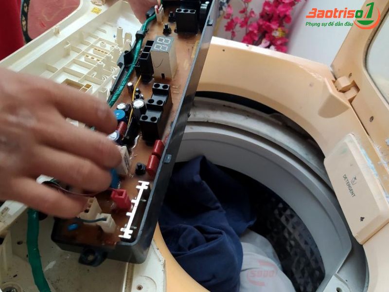 Sửa máy giặt bị rò điện