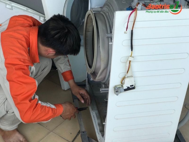 Thợ sửa máy giặt Hà Nội Baotriso1 sửa máy giặt Toshiba tại nhà