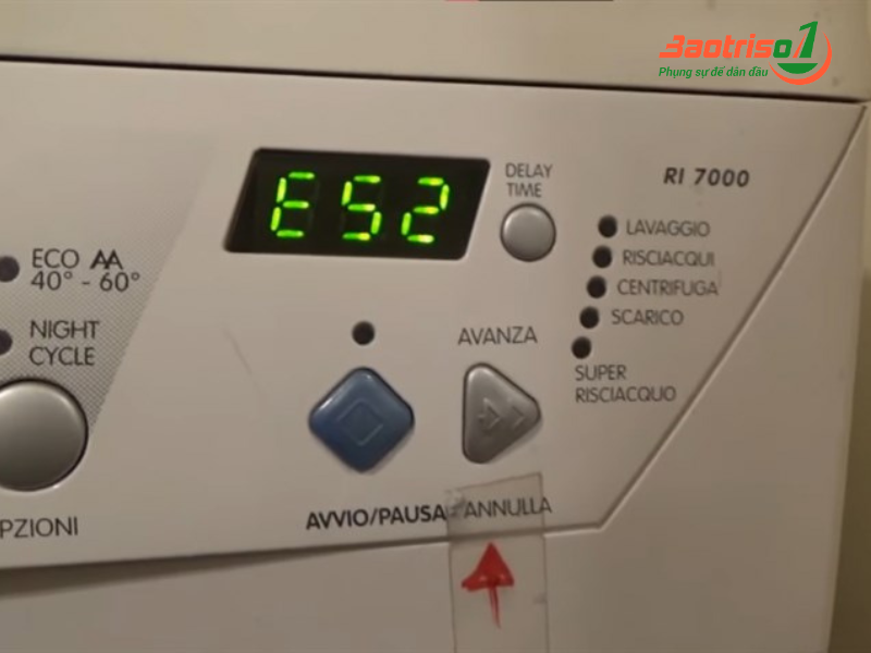Dấu hiệu nhận biết máy giặt Electrolux báo lỗi E52 