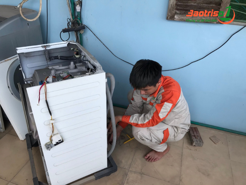 Thợ sửa máy giặt tại nhà Hà Nội có trình độ chuyên môn cao