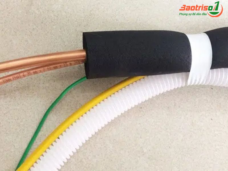 Dây điện cấp cho điều hoà bị chập, cháy