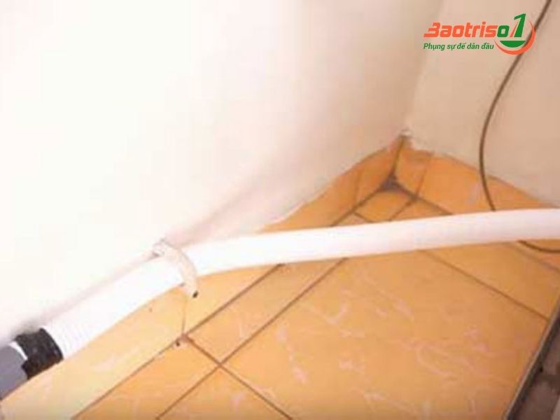 Máy giặt Samsung báo lỗi 5c do đường ống thoát nước gặp sự cố Máy giặt Samsung báo lỗi 5c do đường ống thoát nước gặp sự cố