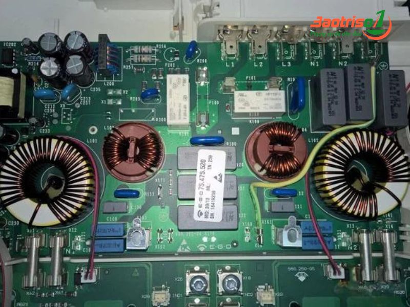 Do bo mạch bếp từ bị hỏng Do bo mạch bếp từ bị hỏng