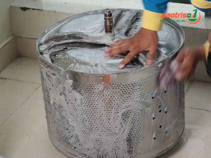 Cách vệ sinh máy giặt cửa trên (lồng đứng)