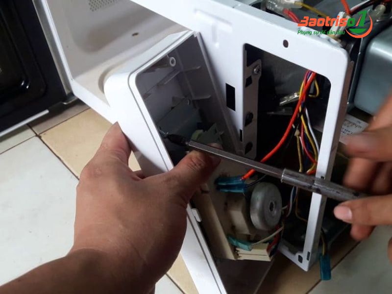 Cam kết sửa đĩa lò vi sóng không quay dứt lỗi tại Bảo Trì Số 1
