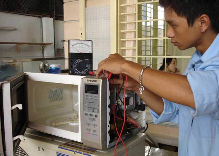 Cam kết trung tâm sửa chữa lò vi sóng LG uy tín tại Hà Nội