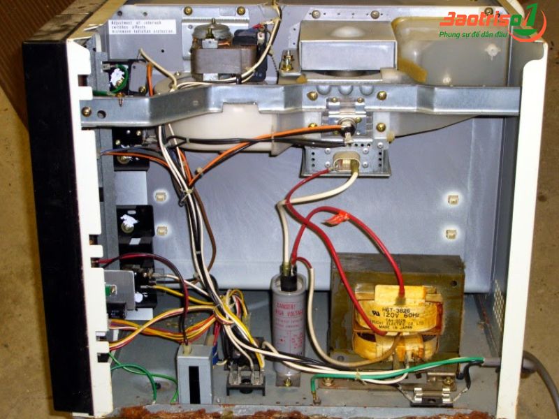 Hướng dẫn cách sửa lò vi sóng tại nhà một số lỗi cơ bản 