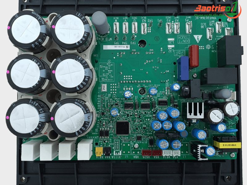Điều hòa Daikin inverter báo lỗi u4 do Board mạch bị lỗi