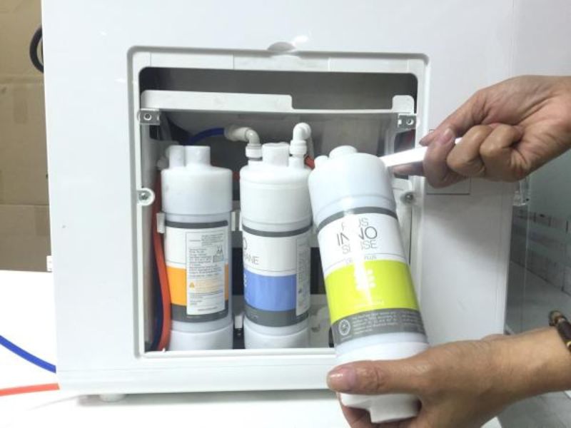 Máy lọc nước kêu do bị e khí