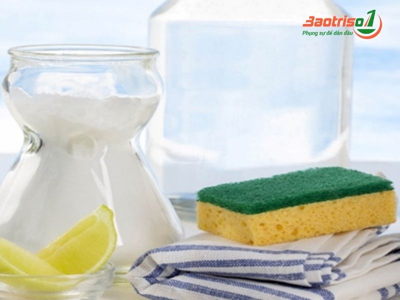 Chuẩn bị các dụng cụ vệ sinh tủ lạnh