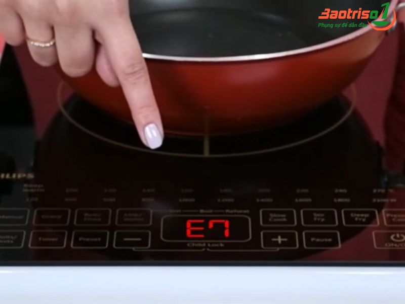 Sửa bếp từ Canzy báo lỗi E7 Sửa bếp từ Canzy báo lỗi E7