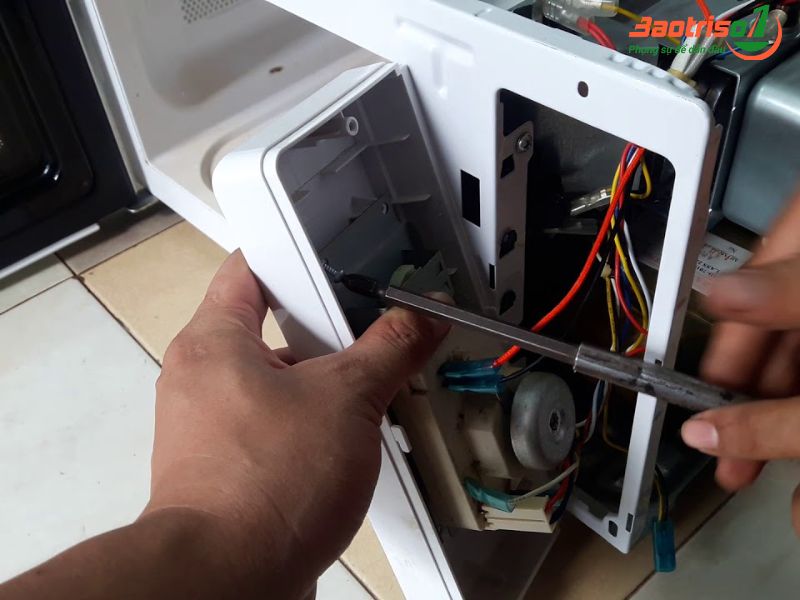 Cam kết dịch vụ sửa chữa lò vi sóng tại quận 2 của Bảo Trì Số chất lượng 