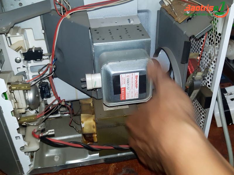 Sửa lò vi sóng tại Long Biên 