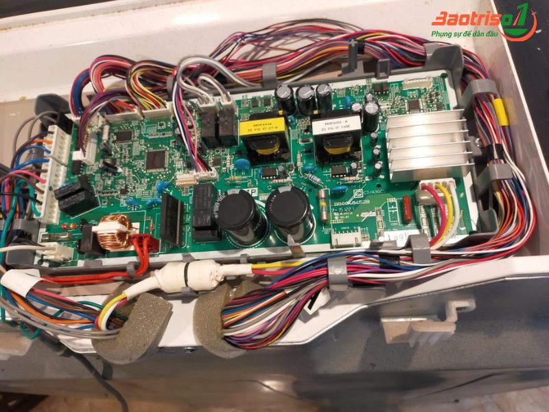 Nguyên nhân tủ lạnh Hitachi báo lỗi F1 04, cách sửa của chuyên gia Nguyên nhân tủ lạnh Hitachi báo lỗi F1 04, cách sửa của chuyên gia