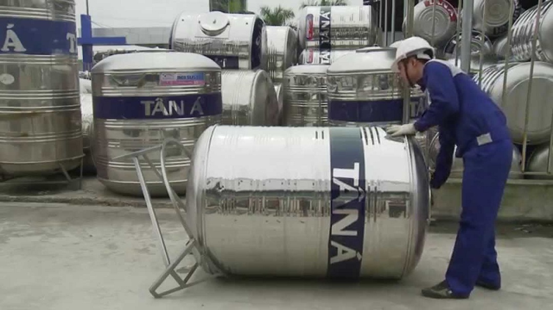 thợ Baotriso1 vận chuyển và lắp đặt bồn inox tại Hà Nội thợ Baotriso1 vận chuyển và lắp đặt bồn inox tại Hà Nội