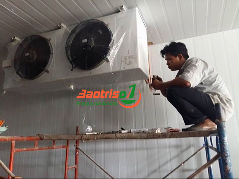 Thợ baotriso1 bơm ga máy nén kho lạnh