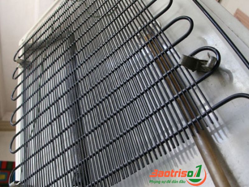 Bí kíp vệ sinh tủ lạnh Sharp dàn ngưng tại nhà