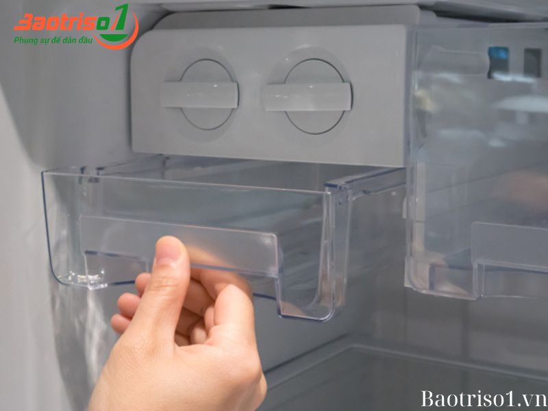 Cách vệ sinh tủ lạnh ngăn đông Sanyo Cách vệ sinh tủ lạnh ngăn đông Sanyo