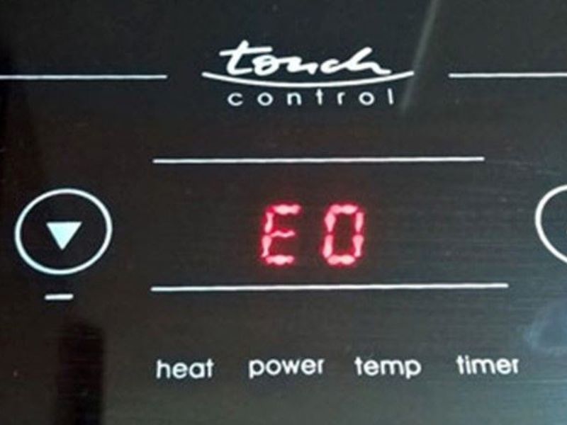 Bếp từ báo lỗi E0 Bếp từ báo lỗi E0