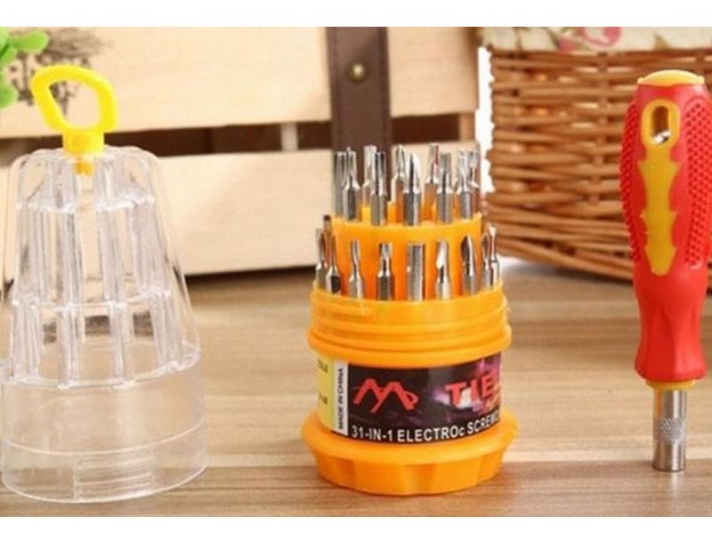 Chuẩn bị dụng cụ tháo lắp 