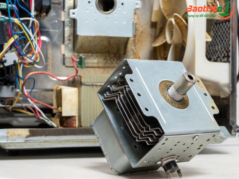 Nguyên nhân, cách sửa lò vi sóng không lên nguồn đơn giản Nguyên nhân, cách sửa lò vi sóng không lên nguồn đơn giản